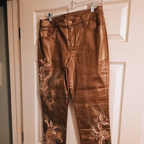 Chicos Pants, Womens, 1R, Flowers on front of Legs, High Waist, NWOT - Picture 1 of 9